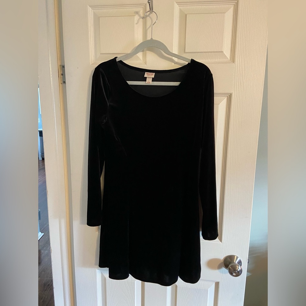 Black velvet Mossimo dress